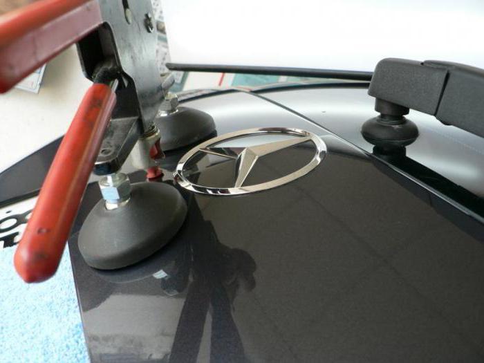 вмятина на крышке багажника Volkswagen Vento под госномером как выправить - изнутри не подлезть